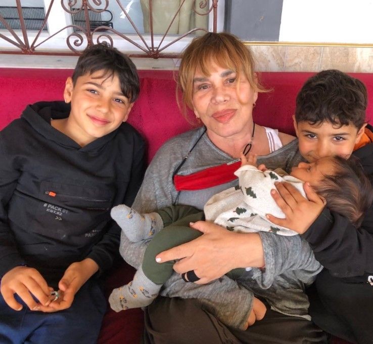 Minik Serçe Sezen Aksu depremzedelerin yarasını sarmaya koştu - Resim: 7