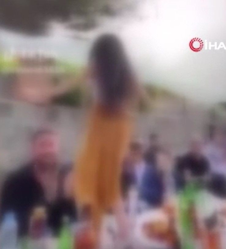 Sosyal medya Kayseri'den gelen görüntülerle ayağa kalktı! Küçük kızı alkol masasına çıkarıp oynattılar! Rezalete açıklama geldi - Resim: 9