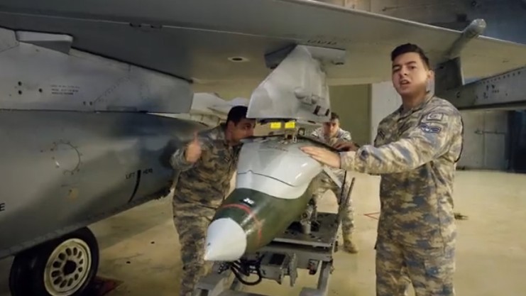 Milli Savunma Bakanlığı'ndan tüyleri diken diken eden video: Ezan oldum dinmedim, dinmem! - Resim: 21