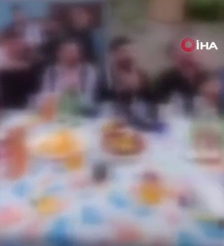Sosyal medya Kayseri'den gelen görüntülerle ayağa kalktı! Küçük kızı alkol masasına çıkarıp oynattılar! Rezalete açıklama geldi - Resim: 5