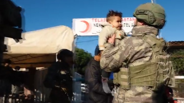 Milli Savunma Bakanlığı'ndan tüyleri diken diken eden video: Ezan oldum dinmedim, dinmem! - Resim: 31