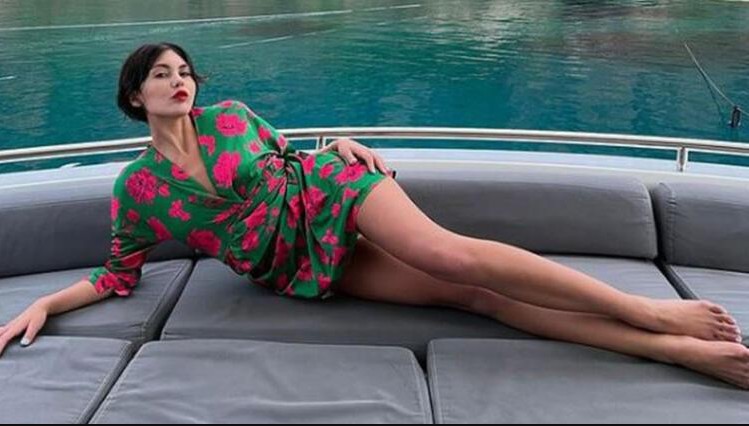 Bahar Candan çıplak fotoğraflarıyla konuşuluyorken yeni sözleri dikkat çekti! Her ay asgari ücret ile... - Resim: 6