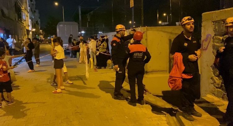 Fatih'te Banyo yapan 15 yaşındaki kız banyonun çökmesiyle alt kata düştü - Resim: 2