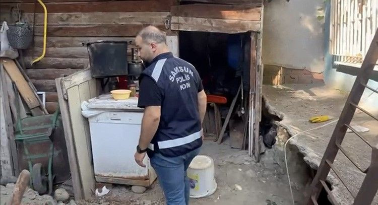 Rüyasında define gören kadın oğluyla birlikte 5 katlı apartmanın altında tünel kazarken yakalandı - Resim: 1