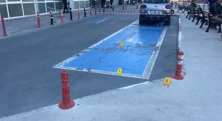 İstanbul'un göbeğinde kanlı kavga: Hastane bahçesinde kurşun yağmuru - Resim : 3
