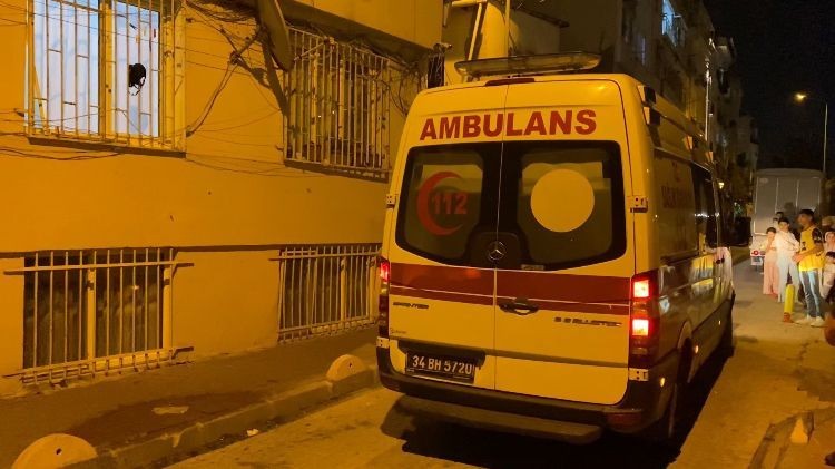 Fatih'te Banyo yapan 15 yaşındaki kız banyonun çökmesiyle alt kata düştü - Resim: 1