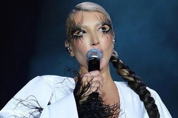 Hande Yener Photoshop'u abarttı: Herkesin diline düştü - Resim: 1