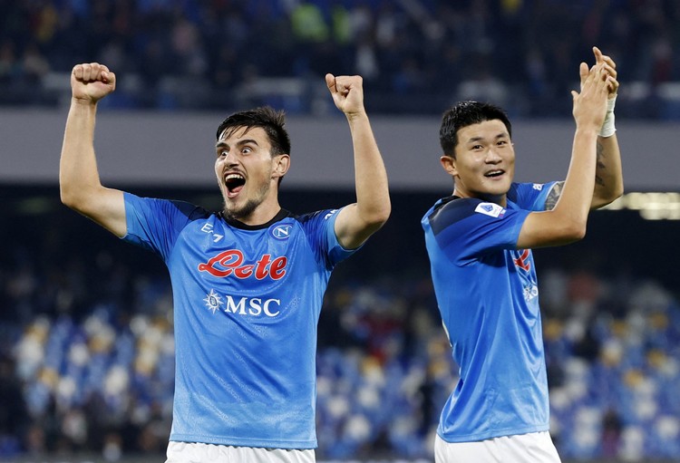 Fenerbahçe'nin eski yıldızları Eljif Elmas ve Kim Min-Jae Napoli'de şampiyon oldular - Resim : 3