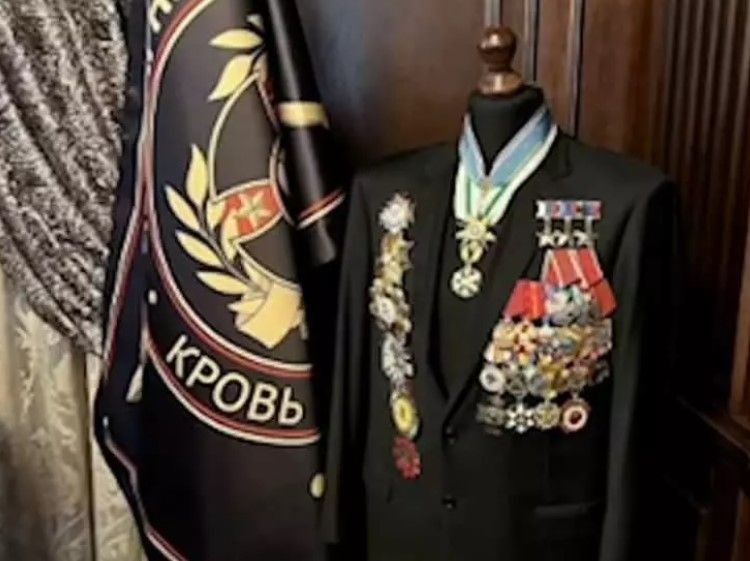 Wagner'in lideri Yevgeni Prigojin'in evinden çıkanlar şoke etti! Kesik baş fotoğrafları, timsah... - Resim: 3
