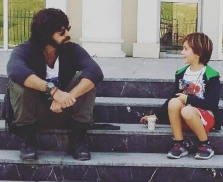 Fahriye Evcen ile Burak Özçivit'in küçük oğlu Kerem ilk kez görüntülendi! Karan Özçivit'in kardeşi bakın kime benziyor? - Resim: 12