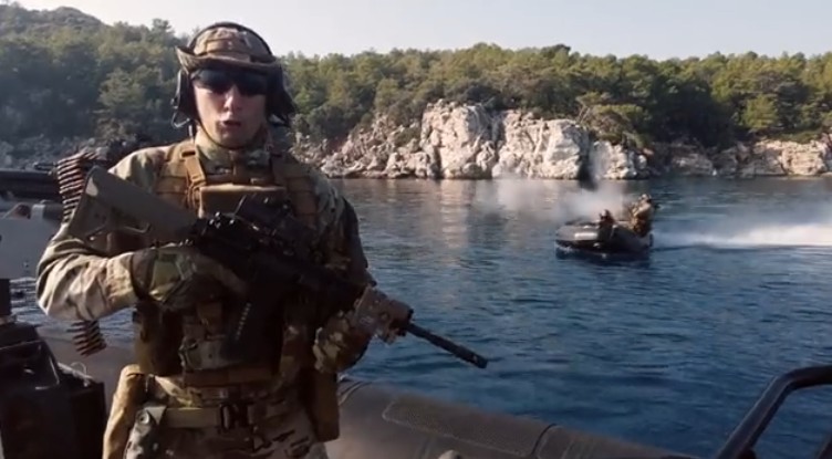 Milli Savunma Bakanlığı'ndan tüyleri diken diken eden video: Ezan oldum dinmedim, dinmem! - Resim: 24