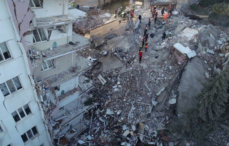 Deprem sonrası yarıkları gören Yunanistan hayrete düştü: Böyle bir şey filmlerde olur sanırdık - Resim: 5