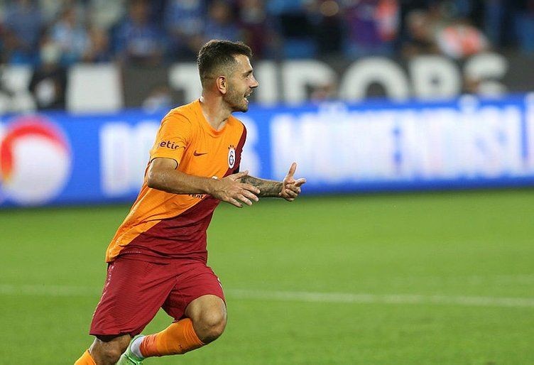 Galatasaray'da 8 yolcu! Okan Buruk biletlerini kesti - Resim: 10
