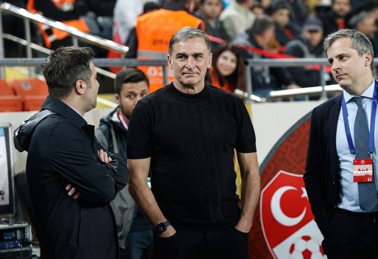 A Milli Takım'da Stefan Kuntz'un yerine Abdullah Avcı! Burak Yılmaz detayı... - Resim: 1