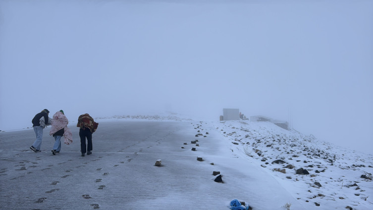 Nemrut Dağı&rsquo;nda ulaşım durdu - Resim : 1