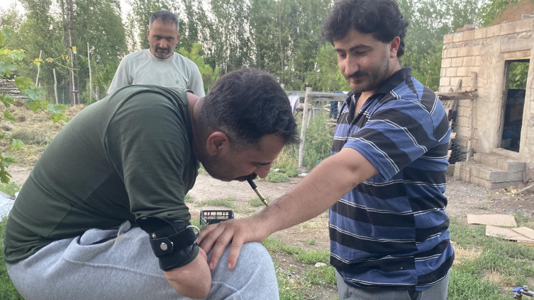 İki kolunu kaybetti; yılmadı KAAN'ın modelleyecisi oldu - Resim : 2