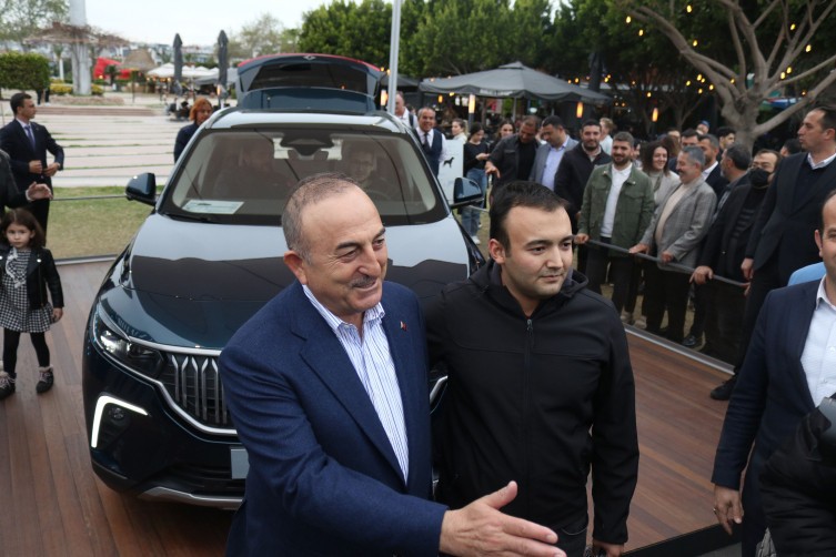 Bakan Çavuşoğlu'ndan Togg açıklaması! "Herkes birbirine 'çıktı mı?' diye soruyor" - Resim : 2