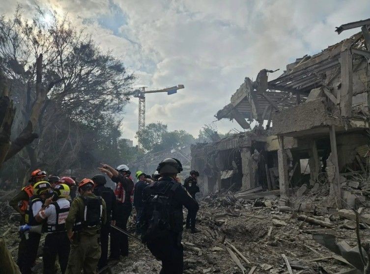 İran'dan İsrail'e misilleme! Füze yağdırdı - Resim: 4