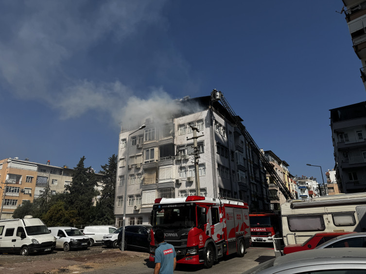 Antalya'da yangın: İki kişi son anda kurtarıldı - Resim : 2