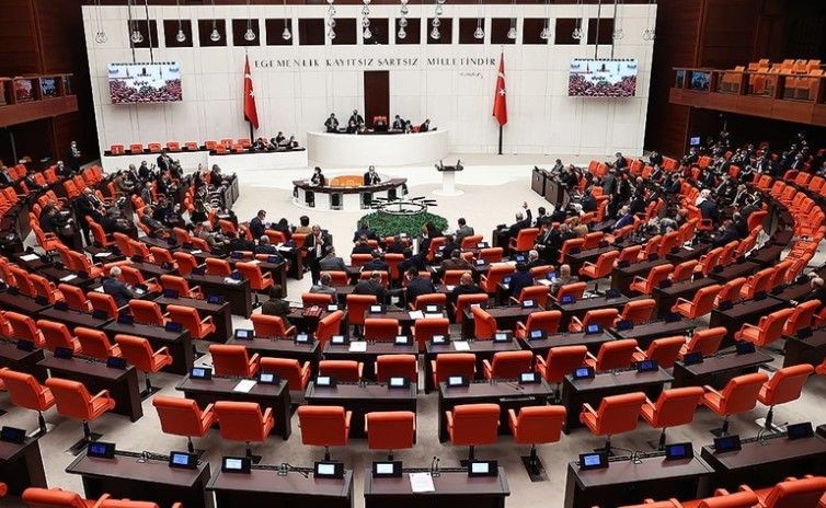 Milyonlar bekliyordu! En düşük emekli maaşı ve memur zammı TBMM'den geçti! İşverene de destek geldi - Resim: 1
