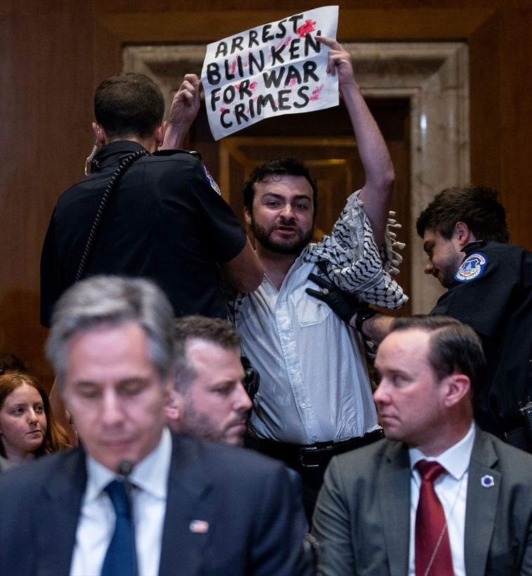 Antony Blinken Senato'da neye uğradığını şaşırdı! Filistin destekçilerinden 'Gazze kasabı' protestosu - Resim: 14