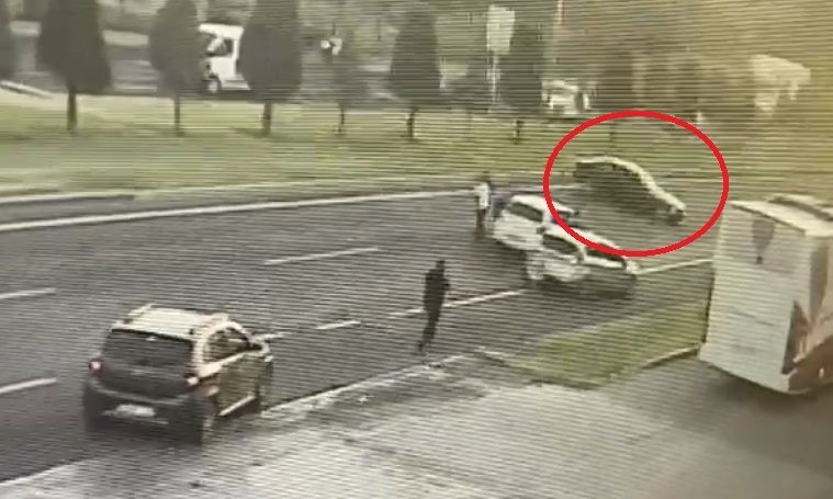 Konvoyda drift yapan şoför cezayı yedi - Resim: 5