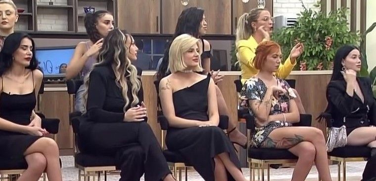 Kısmetse Olur'da skandal ifşa! Gerçekler içerden sızdırıldı, Jahrein Twitch yayınında tek tek okudu! Çekimler başlamadan 2 ay önce... - Resim: 23
