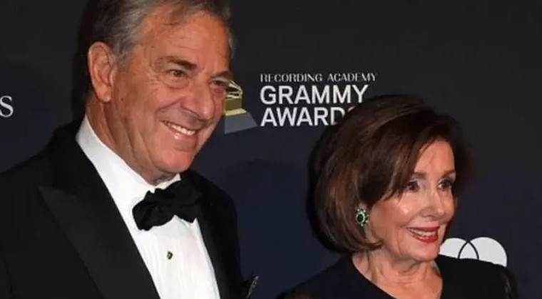 Eski ABD Temsilciler Meclisi Başkanı Nancy Pelosi'nin eşi Paul Pelosi'ye evinde çekiçli saldırının görüntüleri ortaya çıktı - Resim: 1