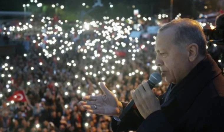 Ezber bozulmadı! Cumhurbaşkanı Recep Tayyip Erdoğan yüzbinlere balkon konuşmasını Külliye'den yaptı - Resim: 22