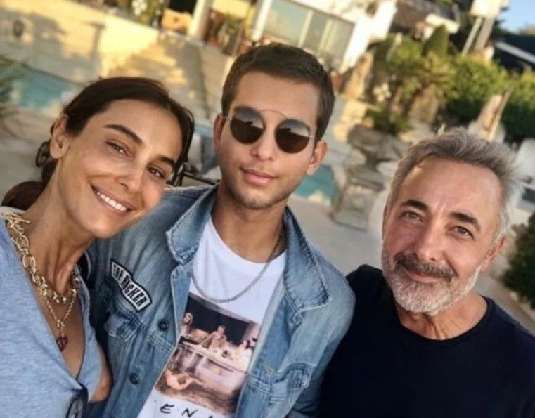 Mehmet Aslantuğ ve Arzum Onan'ın 27 yıllık evliliği bitiyor mu? Magazin gündemine bomba gibi düşen iddialar örnek çiftin hayranlarını üzdü - Resim: 7