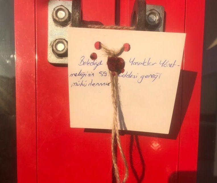 Etiket ihlali yapan 3 zincir marketin 9 şubesi mühürlendi - Resim: 4