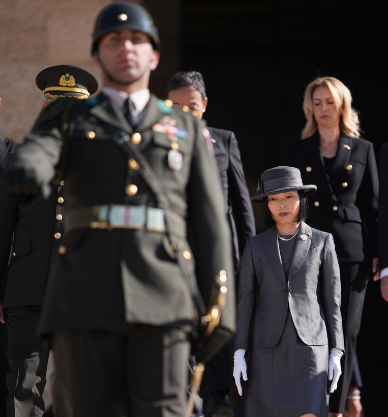 Japonya Altes Prensesi Akiko Mikasa'nin Anıtkabir ziyaretinde dikkat çeken detay - Resim: 25