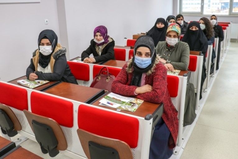 YÖK Başkanı Prof. Dr. Erol Özvar açıkladı: 34 yaş üstü kadınlar üniversiteli oluyor - Resim: 4