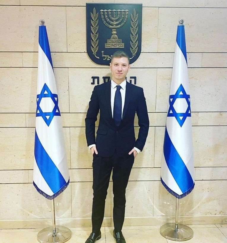 İsrailliler Hamas ile savaşmak için ülkesine dönüyor! Netanyahu'nun oğlu Yair ABD'de tatilde! İsraillier tepkili: Başbakanın oğlu nerede? - Resim: 13