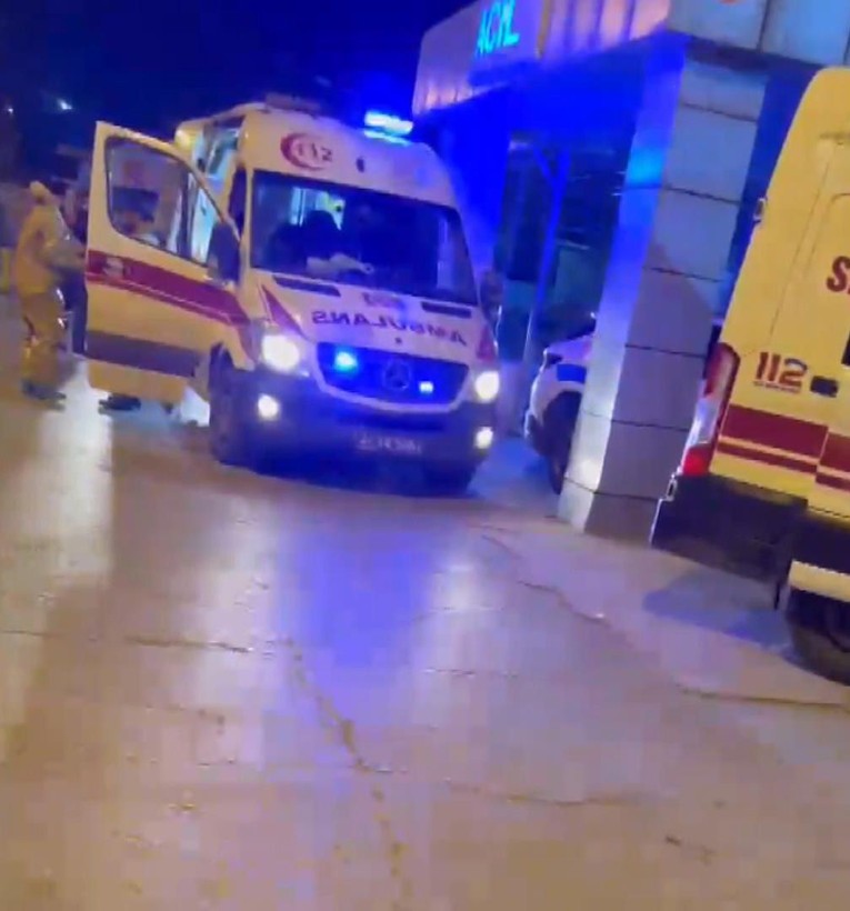 Avcılar'da devlet hastanesinde büyük panik! 2 işçinin zehirlenme belirtileri diğer hastalarda görüldü, acil boşaltıldı - Resim: 3
