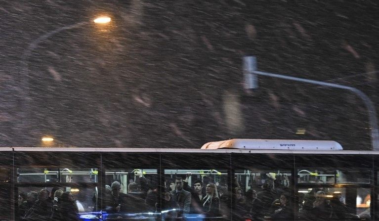 Başkent Ankara'da kar sevinci! Şehir beyaz örtüyle kaplandı, vatandaşlar karın keyfini çıkardı - Resim: 7