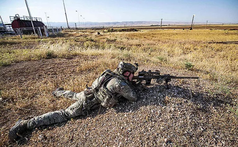 ABD askeri Türkiye sınırına 5 KM mesafede nişan aldı! AFP'nin görüntüleri gündem oldu - Resim: 9