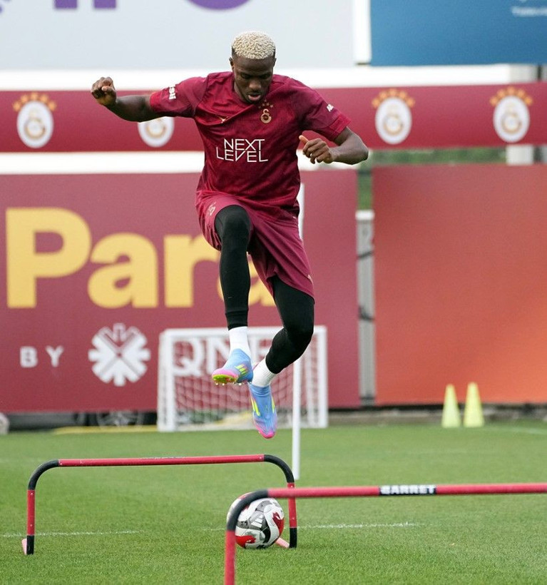 Osimhen, Galatasaray formasıyla ilk antrenmanına çıktı - Resim: 3