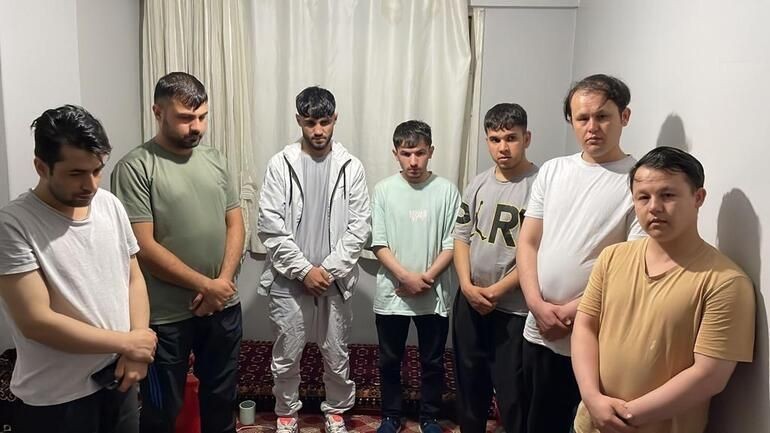 Zeytinburnu'nda kaçak göçmen operasyonu! Hepsi bir evde yakalandı - Resim: 2