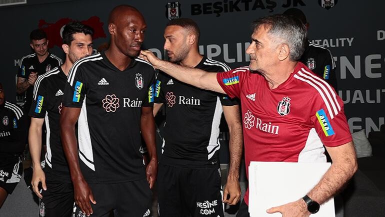Beşiktaş'ta bir dönem sona erdi! Atiba Hutchinson veda etti - Resim : 2