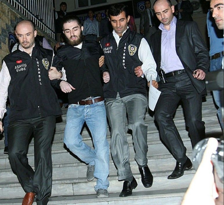 'Mayasız Ayini' çıkışı sonrası Yahudi toplumunun tepkisini çeken Rezan Epözdemir'den yeni açıklama: Keşke öyle demeseydim - Resim: 10
