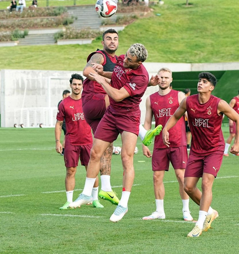 Osimhen, Galatasaray formasıyla ilk antrenmanına çıktı - Resim: 5