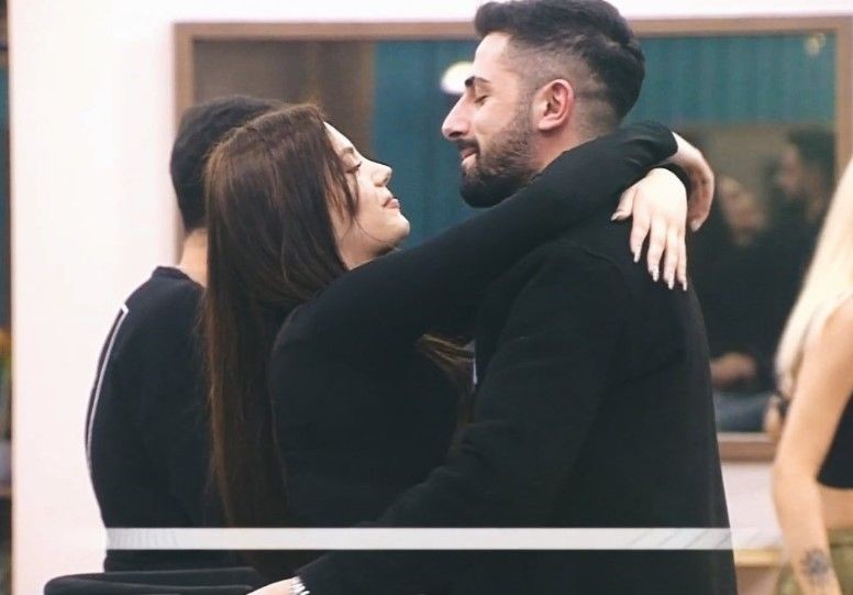 Kısmetse Olur bu defa ne skandalla ne de ifşayla gündem oldu! Yarışmanın ayrılmaz ikilisi Oğulcan Yılmaz ve Sedat Polat 'İngilizcesizliğiyle' viral oldu! - Resim: 13
