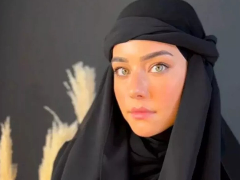 Survivor yarışmasıyla tanınan Aycan Yanaç tesettüre girdi! Fotoğrafa binlerce beğeni geldi - Resim: 5