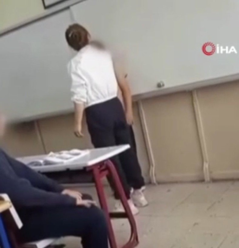 Pendik'te öğretmenden öğrencilere fiziksel ve sözlü şiddet kamerada - Resim: 7