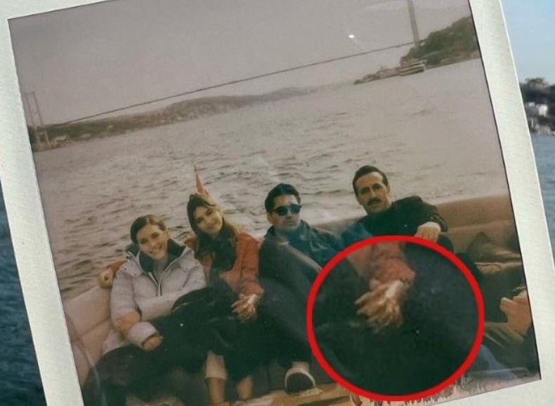 Mert Ramazan Demir ile Afra Saraçoğlu dudak dudağa yakalandı! Yalı Çapkını'nın aşıkları denizde sarmaş dolaş - Resim: 3