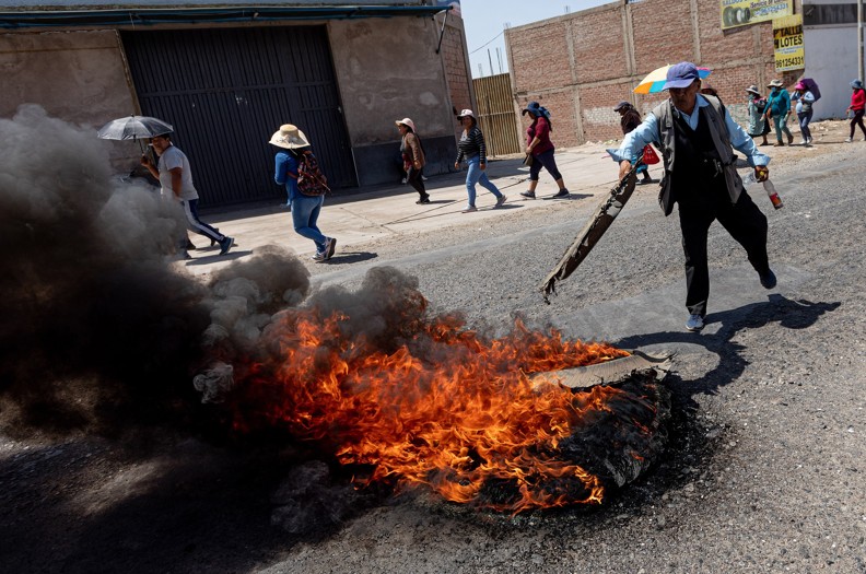 Peru’da hükümet karşıtı protestolar giderek yayılıyor - Resim: 5
