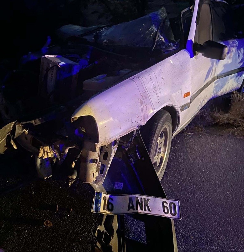 Susurluk'ta korkunç kaza! 4 kişi can verdi: Cansız bedenler etrafa savruldu - Resim: 12