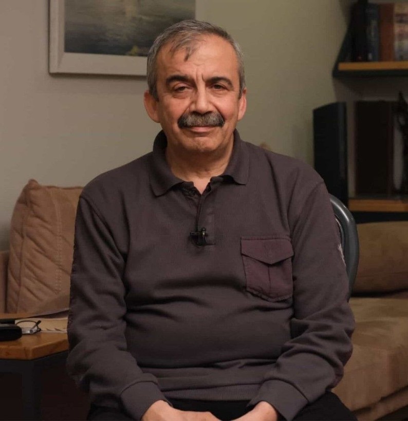 Yönetmen, senarist, yapımcı, oyuncu ve siyasetçi... Sırrı Süreyya Önder kimdir? - Resim: 1
