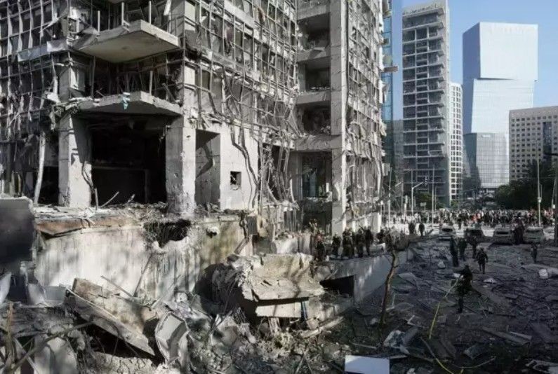 İsrail, İran'ın Kirmanşah şehrini vurdu: Patlama sesleri durmuyor - Resim: 3